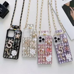 Telefon Kılıfı İPhone 15 15 için Lüks Glitter iPhone Kılıfları 14 Pro Max 13 12 11 Tasarımcı Crossbody Bling Köpüklü Rhinestone Elmas Jeweled 3D Kristal Kadınlar