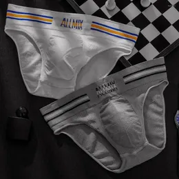 Underpants Männer Briefs sortiert Männer nahtlose Taillensportarten mit Buchstaben Striped Design für atmungsaktiven Komfort Schnell trockene Leistung