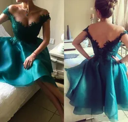 Elegant Off Omuz Kısa Homecoming Elbiseler Dantel Aplike Juniors Kokteyller Kısa Balo Elbise Partisi Bal Balo Gowns Mezuniyet Kulübü WE6509377