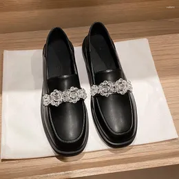 Sıradan ayakkabılar berrak boncuk deri daireler kadın kare ayak parmağı kristal çiçek oxford kalın dip loafers kadın mokasenler büyük boyut 43