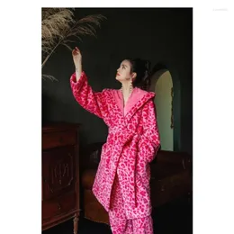 Home Clothing Fashion Pink Nightgown Zestaw z kołnierzem z kapturem High End High End Coral Velvet Pajamas dla kobiet do noszenia futra znośni