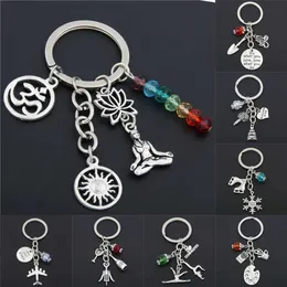 Keychains Lanyards 1PC Metal Charms med färgglada pärlor Keychians Yoga Flower Wine Keyring Wedding Jewelry Gift for Lover Q240403