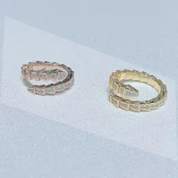 Pierścień aneis żydowca złoto plisowany pierścień dla kobiet Anillo Joyas z kamiennymi estetycznymi pierścieniami owiniętymi bez kamienia srebrne pierścienie skrętu design geometria pierścień