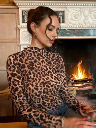 Magliette da donna Fashion Vintage Vintage Leopard Stampa Slim Top Top Sexy Round Neck Long Fit Tops Women Elegant High Street Wead