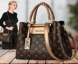 Zhouzhoubao123 Crossbody Designer borse borse borse in pelle Hand One Spall Brand Women Luxurys Designers Bags 2021 Borsa Wal8248335
