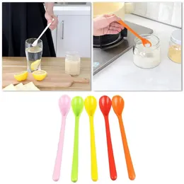 Colheres 5pcs Candy Color Plástico Mistura de plástico longa Dinnerta Dinner Spoon Tea