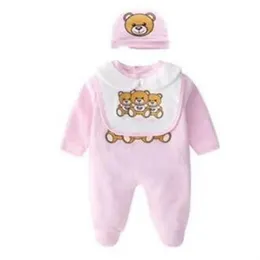 Baby Footies Designer Jumpsuits süße Neugeborene Babykleidung Set Säuglingsbabys Jungen Druck Bären Strampler Kinder Mädchen 100% Baumwoll Jumpsuit Lätzchen Cap Outfits