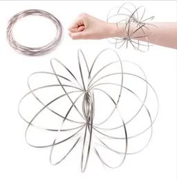 13cm Toroflux Amazing Flow Torofluxus Flow Ring Metal Toys Kinetic Spring面白い屋外ゲームインテリジェントリラックストイスピナー8407502