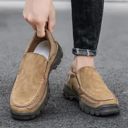 Sapatos casuais Couro de moda masculina para pomotes de tendência de baixa toca de verão 39-46