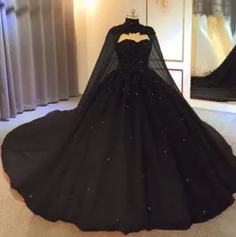 Klassisk älskling Applique spridda kristaller katedral tåg svart gotisk batman quinceanera bollklänning med avtagbar cape cl4895733