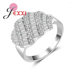 Anelli a grappolo Arrivo Fashion White CZ 925 Sterling Silver Ring Dimensioni 6 7 8 9 10 Donne Regali di gioielli Pretty Wedding Bijoux