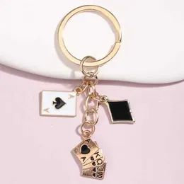 سلاسل المفاتيح Lanyards Funny Minamel Keychain Poker Cards Heart Key Ring for Women Men Handbag Care Accounding Diy Handmade Jewelry Gifts Q240403