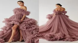 2022 하이 로우 댄스 파티 드레스 푹신한 주름진 얇은 명주 그물 털이 어깨 공식적인 이브닝 가운 스트랩리스 포 촬영 포상 DRES7003967