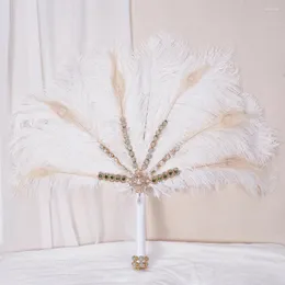 Dekorativa figurer Crystal Rhinestone Ostrich Alternativ Feather Bridal Fan Bouquet Ivory Gatsby 1902s Wedding Hand Gold Brosch