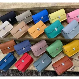 Omuz çantaları 2024 İlk Katman Orijinal İnek Deri Kadınlar Messenger Çantası Sıradan Küçük Zincir Crossbody Mini Flep Bolsa Feminina