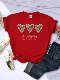 As camisetas femininas espalham mais amor todos os dias, camiseta de impressão feminina casual tshirts respiráveis camisetas macias