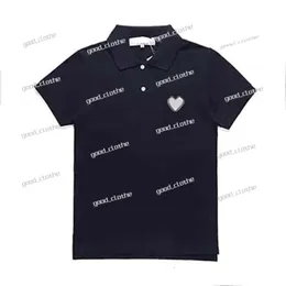 CDG Fashion Mens Play Thirt Designer Red Heart Comme Casual Women Shirts des Badge Garcons High Quanlity Tshirts Ricamo in cotone Amis Thirt 532