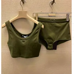2024 Tasarımcılar Kadınların Üstleri Tees Tankları Camis Sandık Mektup Tişört İki Parçalı Set Kadın Mahsul CC Üst Elbise Bluz Tişört Bayanlar Üst Bluz Yeşil Üçgen Yüzme SML