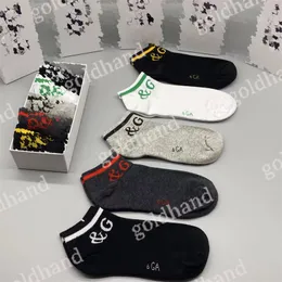 Designer Summer Mens Sock Fashion Skateboard Sport Sports Multicolor Men Casual Socks 5Pairs with Box