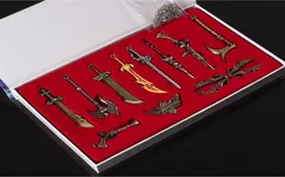 オリジナルボックスリーグオブレジェンドLOL 11 COLLECTOR039S EDITION BOXED LOL CARTHER WEAPONSキーチェーンおもちゃのおもちゃペンダントキーバッグH9330283