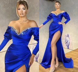 Kleider elegant sexy königsblaue Meerjungfrau Prom Kleider von Schulter hoher Seite geteilt kristallperlen bodenlange lange Ärmeln Satin formelle PR