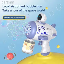 Gun Toys Full Automatic Water Gun 12 Holes Handheld Spaceman Bubble Spray Machine Summer Outdoor Parent-Child Bubble Blowing Children Toy 240408