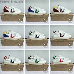 Vejaas Vejaies Vejaonly Sneaker V Logo But Designer Buty swobodne buty cztery sezon White Sports Womens Board Buty Rodzaje wygodne wszystkie skórzane pary Cow Ve 86B