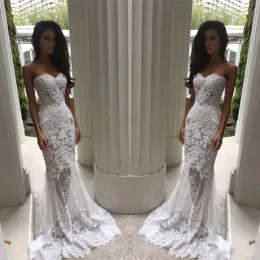 Abiti 2017 Nuovi abiti da sposa a sirena a buon mercato sexy Sweetheart White Lace Appliques in rilievo Spazza illuso