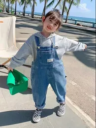 Çocuklar bebek denim tulumlar 2024 bahar erkek kızlar rahat gevşek kot tulumlar bebek asma pantolon 1-6y çocuk giyim 240323