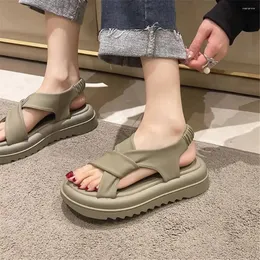 Flippers redondo pés de dedo do pé VIP Basquete de basquete transparente sandálias femininas Banho fábrica de tênis