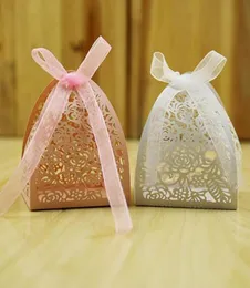 Laser Cut Candy Box Hollow Rose Flower Flower Shower Favors Boxes Hompts Candy Boxes Tavor Mostuders with Ribbon Wedding Party Favor DE9917157