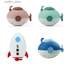 Brinquedos de banho de bebê 4pcs Bath Bath Toys Infant Swim Chain Wind Up Little Submarine Rocket Bathtub Toys Toys for Boys Girls L48