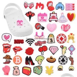 Schmuck Großhandel 100pcs PVC Weihnachtskatze SKL Obst BLM Game Girl Power Word Wein Frau Schuhteile Accessoires für Kinder für Kinder Dekor DHT7f