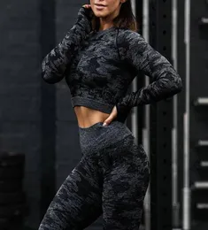 2 pezzi mimetico set di camouflage Women Yoga Suit Set Sport Gym Allenamento per la manica lunga Fitness Crop Top Waist High Weamless Camo Leggings Y8815554