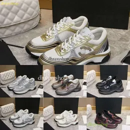 Sneaker 2024 Heiße Frau Star Sneakers aus Büro Sneaker Luxus Channel Schuh Männer Designer Schuhe Männer Damen Trainer Sportlosen Schuhlaufschuhe Neue Trainer