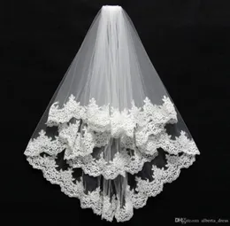 Short Bridal Veils Tre strati con pettine Applique Edge Wedding Veil De Mariee Head Accessori in stock43439756423840