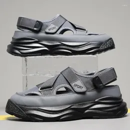 Sapatos de caminhada 2024 Mesh de verão masculino Dad respirável esportes leves e chinelos casuais de sandália para homens