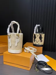 Ny toppklass designväska handväska högkvalitativ gräs påse vatten hink väska axel väska designer kvinnor crossbody väska nylon stickad kohud korsbrev mönster