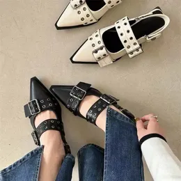 Slingback Shoes Gothic Chunky Heels Womens Pumps Rivet Street Style Medium Heel Punk Vintage Casual Sandals Spring Summer 240326