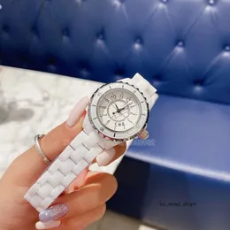 Lady's Quartz Chanells Watches Beyaz Seramik Safir Kristal Fabrika Elmas Dial 33mm H5698 Bayanlar Kadın Moda Saatleri Kadın Tasarımcı Bilek saati 547