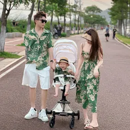 Semester Look Family Clothing Mom and Daughter Resort Dress Daddy and Me Fader son Matchande skjortor Par Look Beach 240323