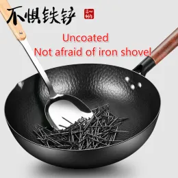 Tillbehör Handgjorda Iron Pot 32 cm stekpanna obelagd hälsa wok nonstick pan gas spis induktion spis universal trä täck järn wok