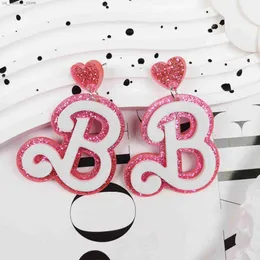 Charme meninas melhores mulheres Bling Letter B Projeto Brincos de gota de festa simples estilo de festa de acrílico Fashion Filme Barbie Brinchons240408