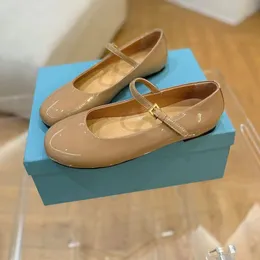 Düz renkli Tek Ayakkabı Moda Tur Toe Sığ Ağız Sevimli Kızlar Tüm Maçlar Daireler Yeni Bayanlar Plaj Kaymaları Üzerinde Sapatos Mujer