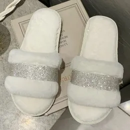 Winter Luxury Rhinestone Women Shoppers de pele quente Sapatos caseiros de design liso de cristal de cristal, ladrões de casa, senhoras 43 240322