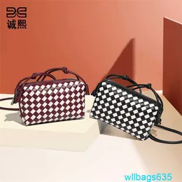 حقيبة جلدية فاخرة Bottegveneta Bag Crossbody Crossborder Product New Product Handmended Lesverse Bag بسيطة وعصرية يجب أن يكون لها شعار Hbfxoj