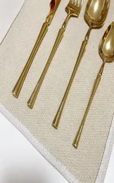 Luxury Designer Fashion Signage Fnife Fork and Spoon Conjunto de utensílios de jantar 4 peças 1 Conjunto Top 304 Material de aço inoxidável Uso para H3483304