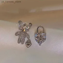 Charm 2024 Zircon Bear Heart Stud Earrings for Women Unique Design Elegant Earring Delicate Asymmetric Dangle Earrings Jewelry Gift240408