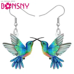 Charm Bonsny acrílico Flying Hummingbird Brincos de pingente da primavera e verão Jóias de pássaros femininos Charm de charme de charme Acessórios para presentes240408