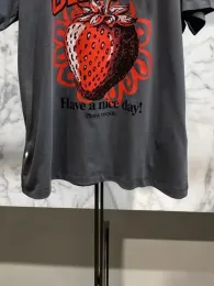 Kvinnors casual t-shirt Ny 2024 Spring kortärmad röda bokstäver Strawberry Print Tops för damer